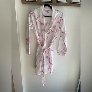 Women’s White Floral Robe with Pink Print - Classic Kimono Style